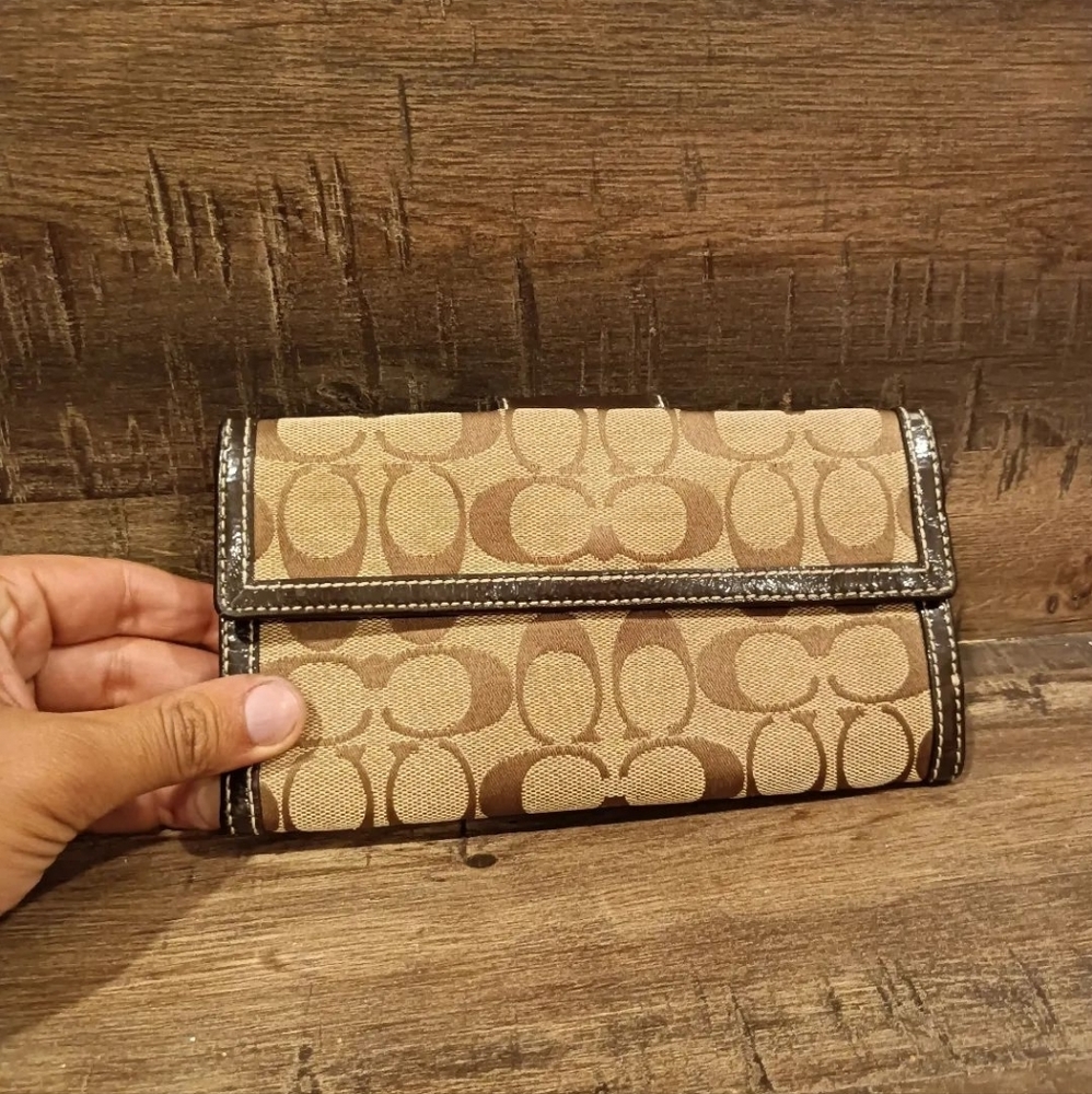 Coach Hand Pouch Used. Condition 9:10 FIX RATE NO BARGAINS!!! - Picture 4 of 8
